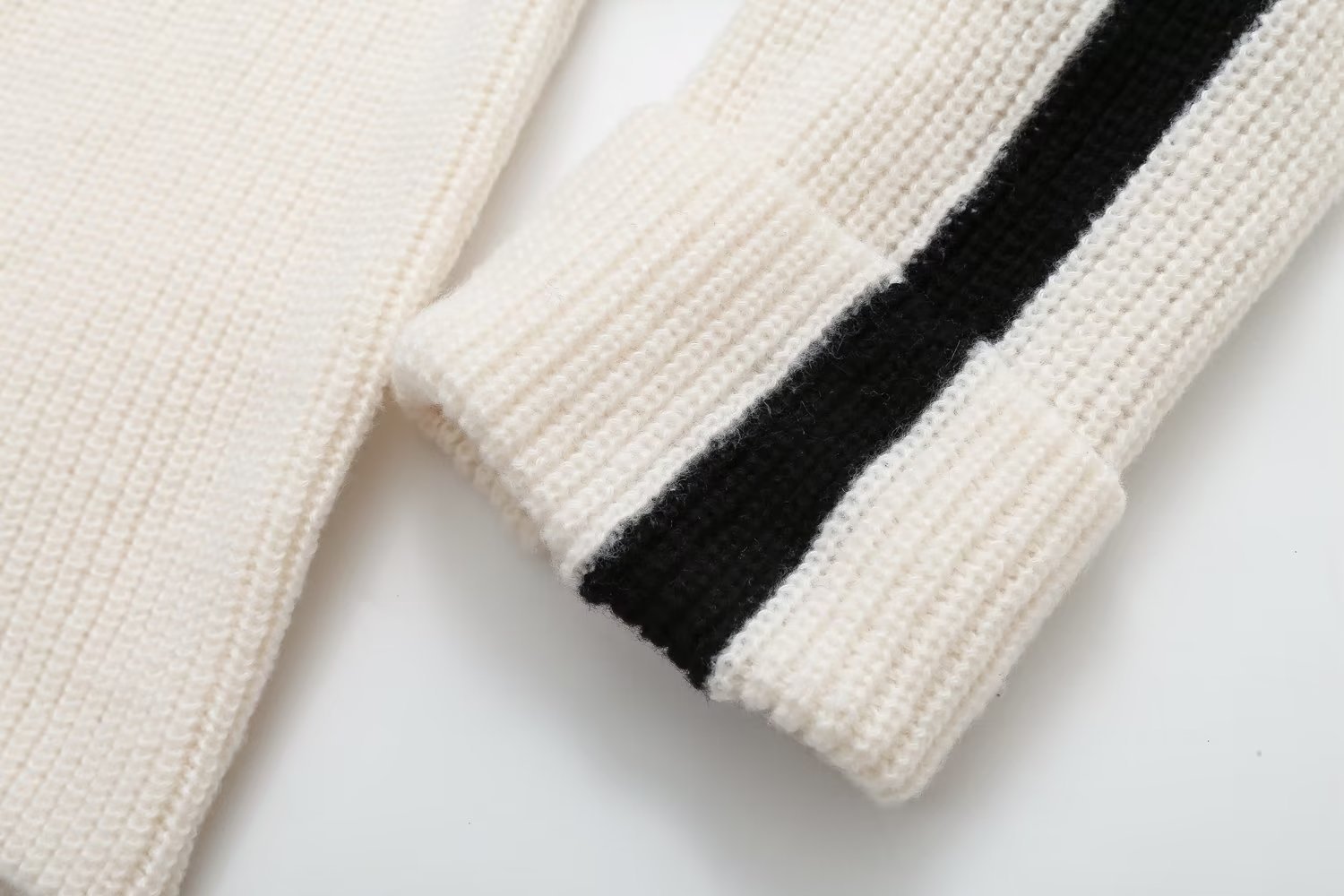 Ladies Polyester Fitted Stand Collar Full Arm Sweater