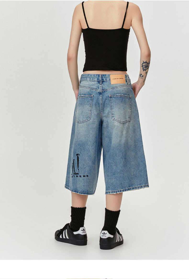 Street Graffiti Print Destroyed Hole Seven-Quarter Denim Shorts for Men
