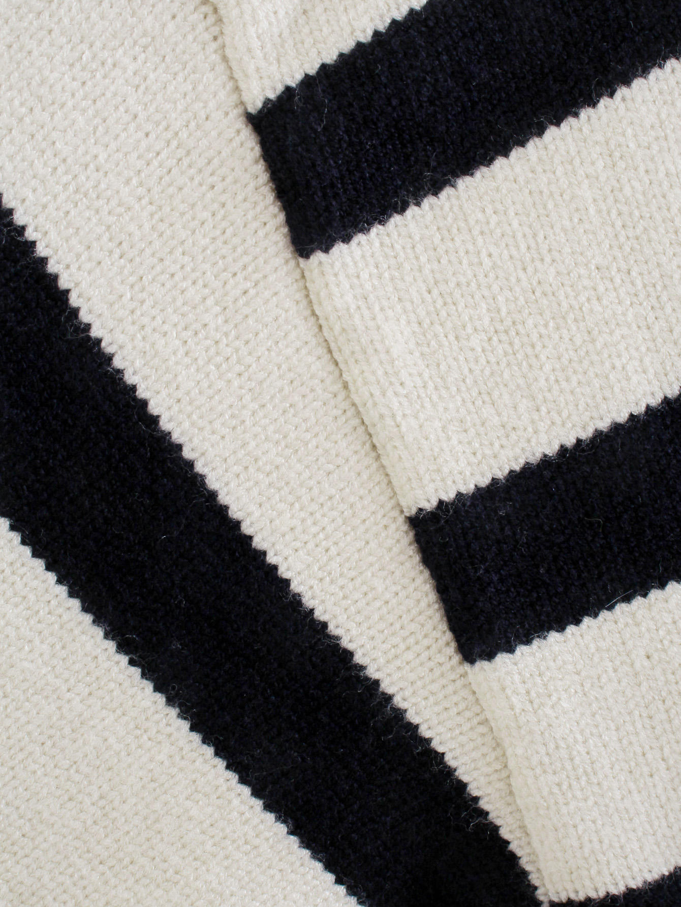 Ladies Polyester Stripe Sweater