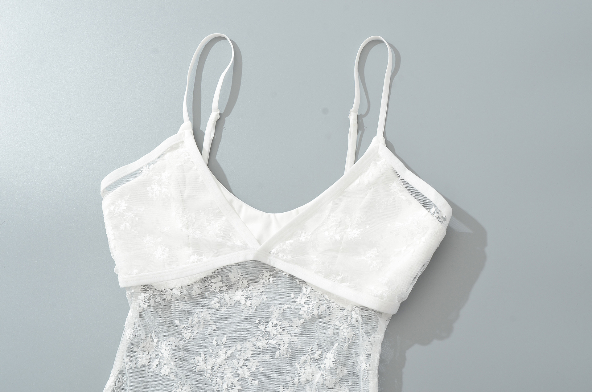 Slim Fit U-Neck Solid Lace Hollow Out Crop Tank Top