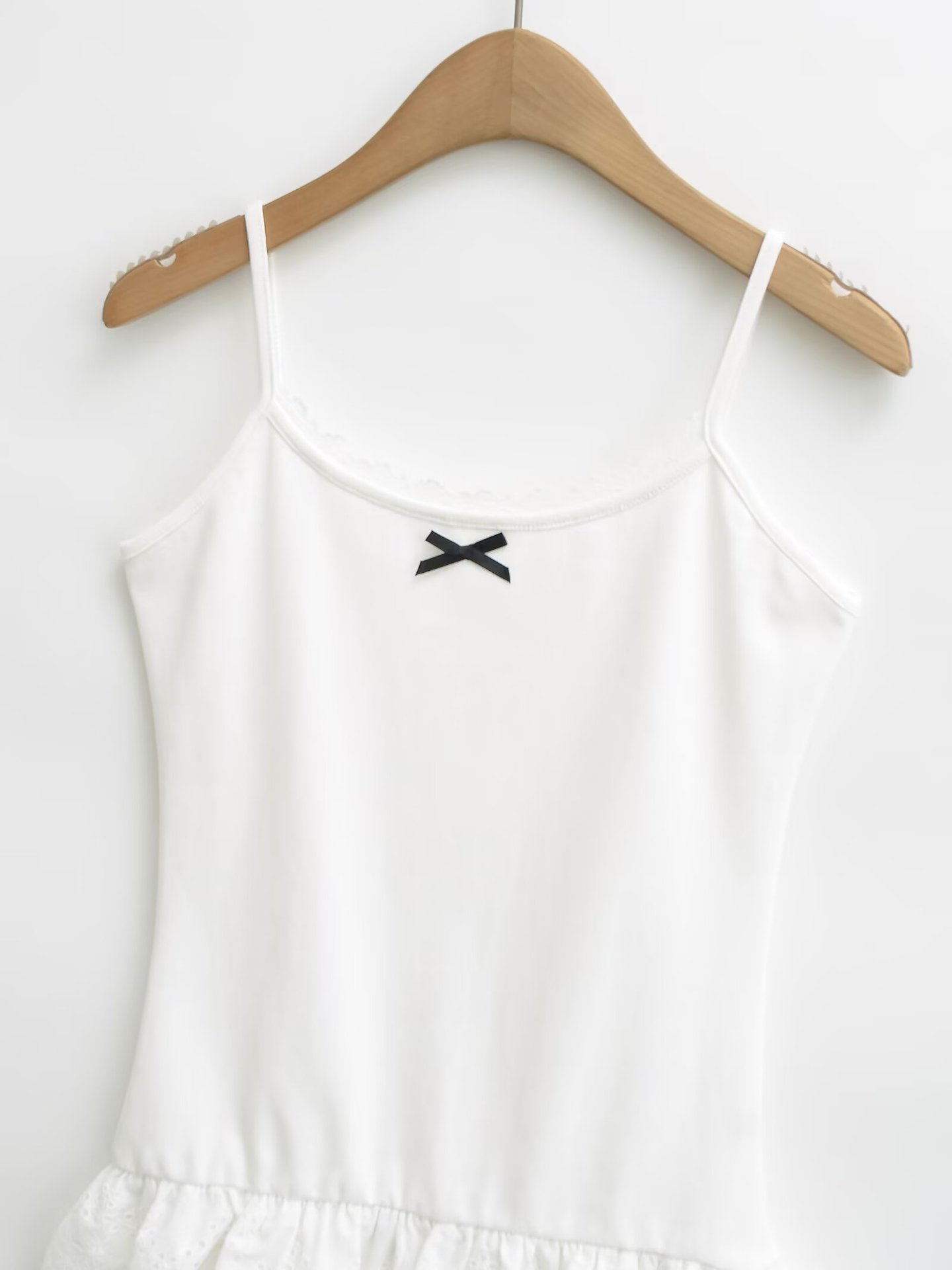 White Lace Hem Strapless Camisole for Women - Outerwear and Innerwear Bow Top