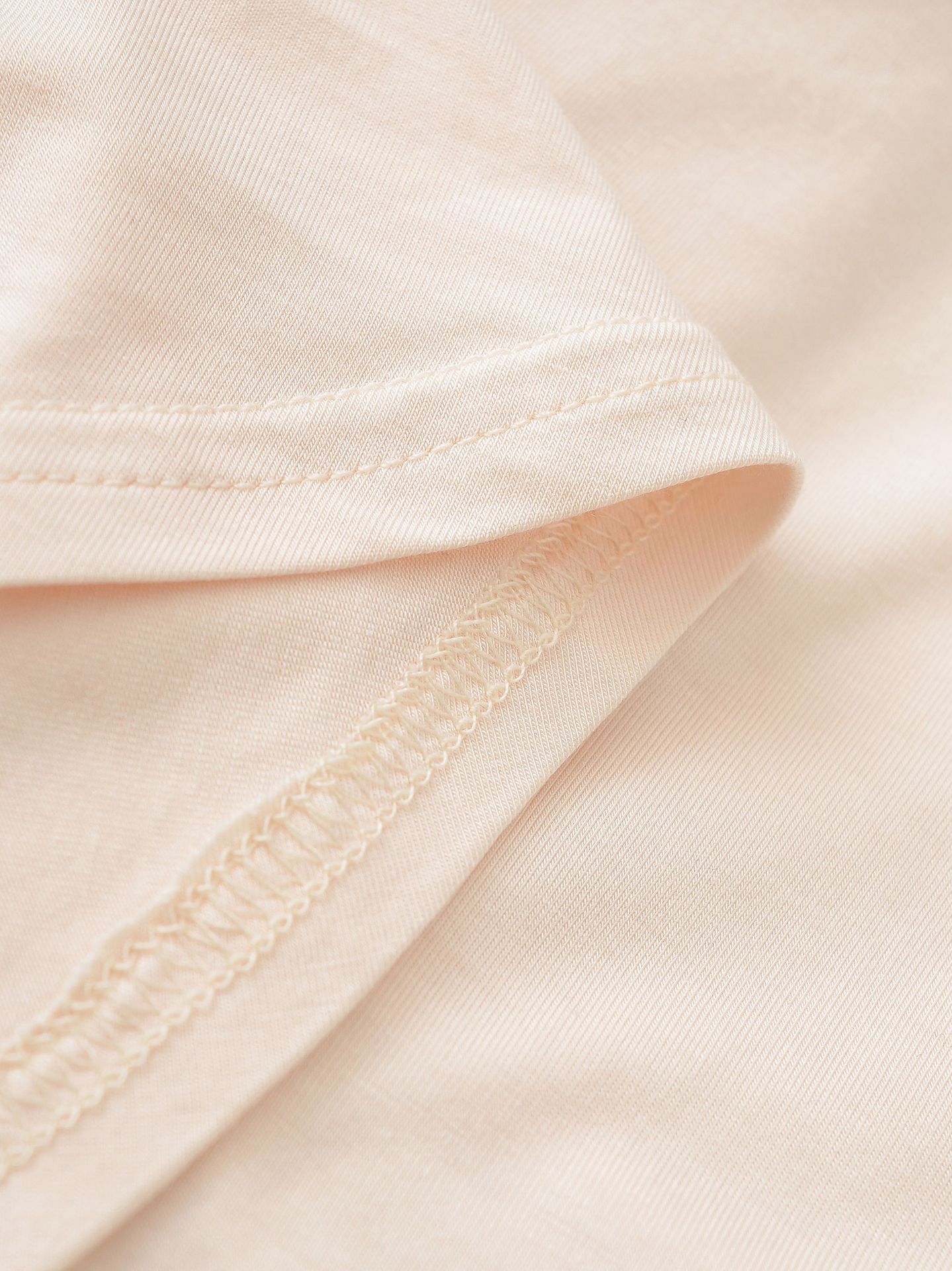 V-neck ribbon pleated slim fit short sleeved T-shirt