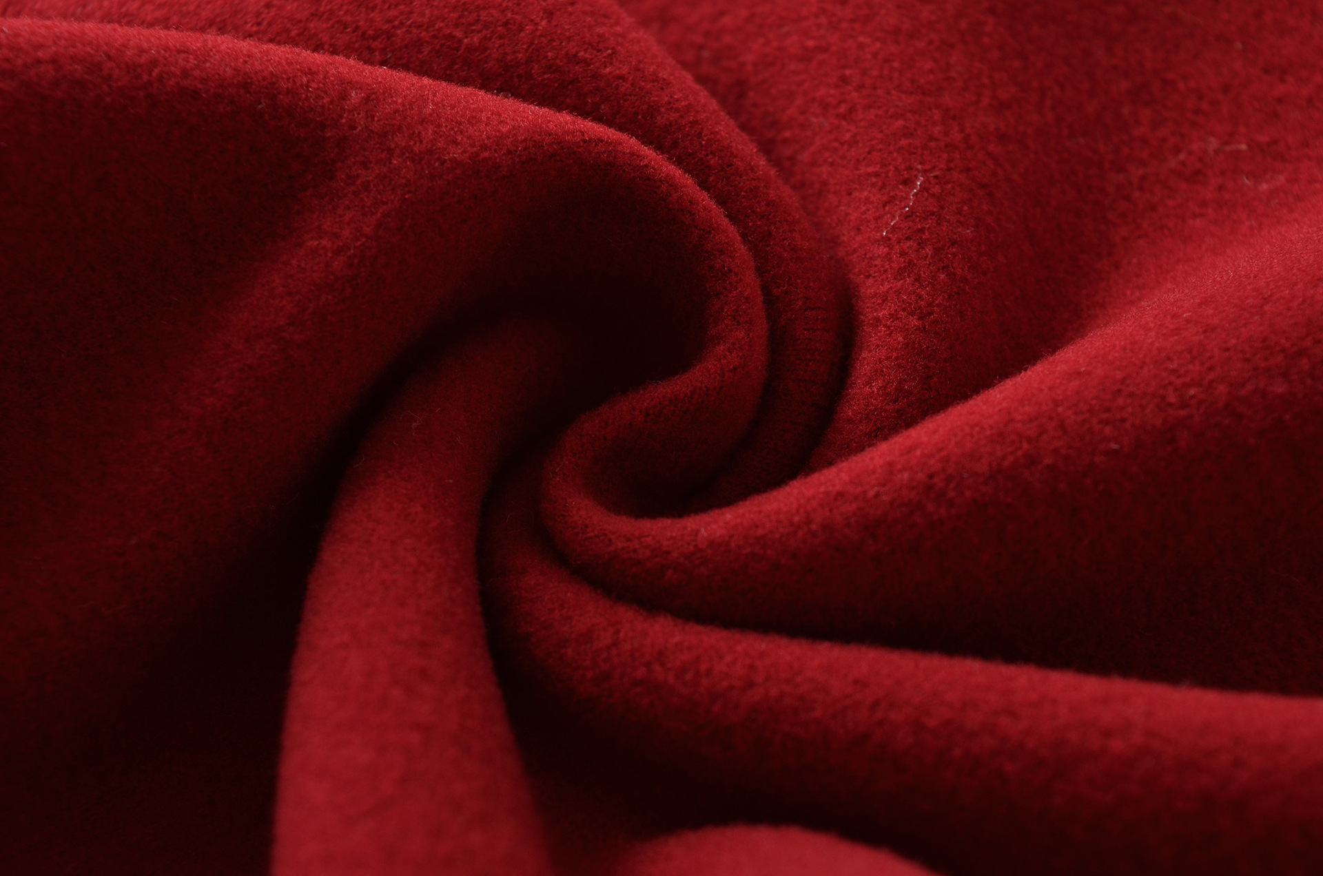 Form-Fitting Polyester Pullover Hoodie