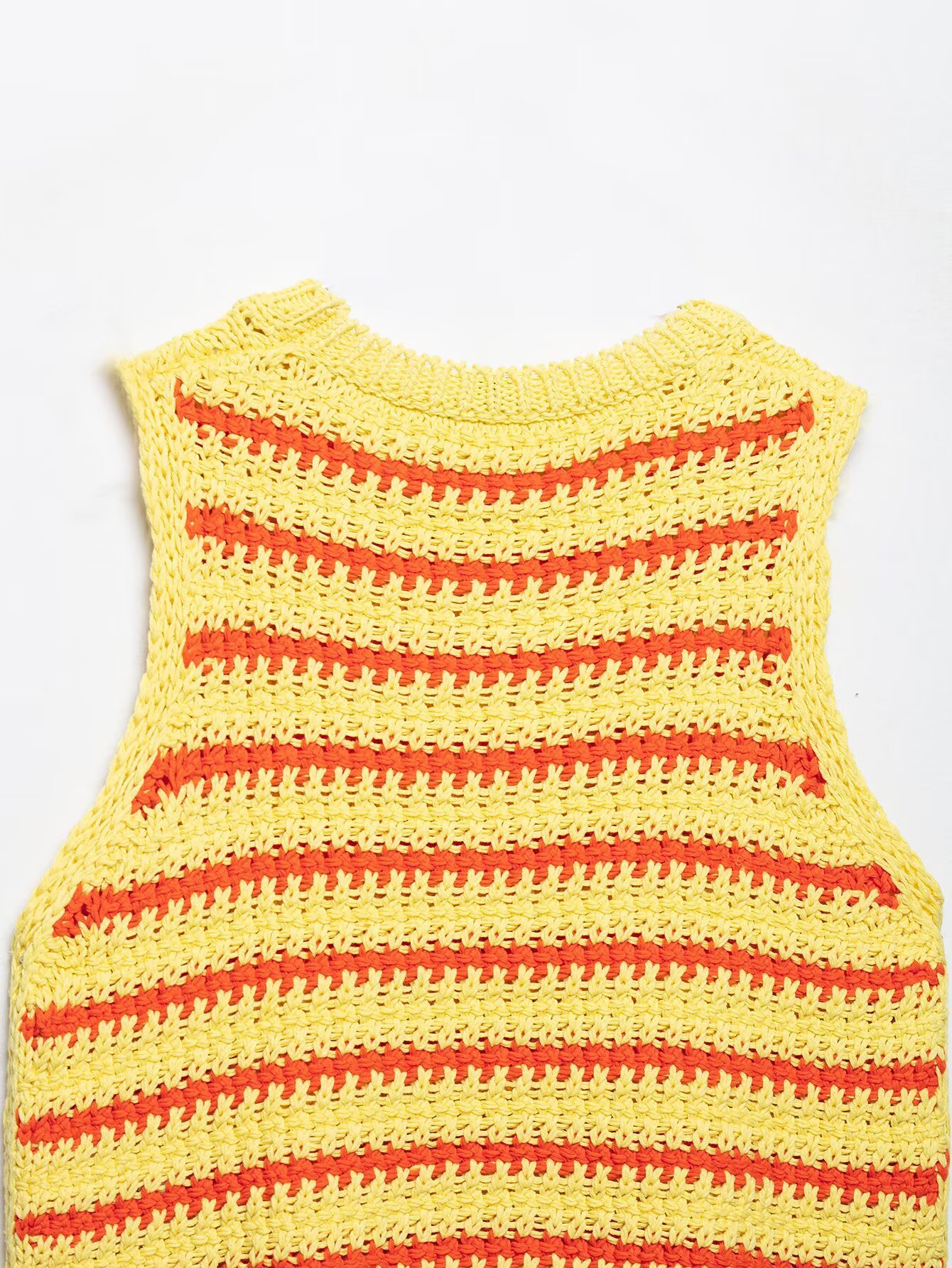 Round neck sleeveless striped slit vest knitted sweater for women