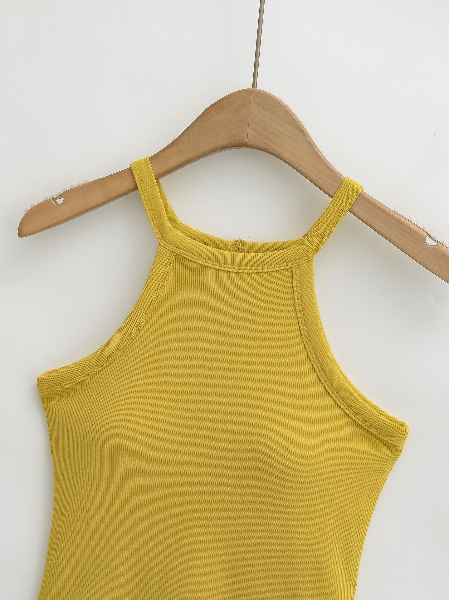 Hanging neck short sports vest