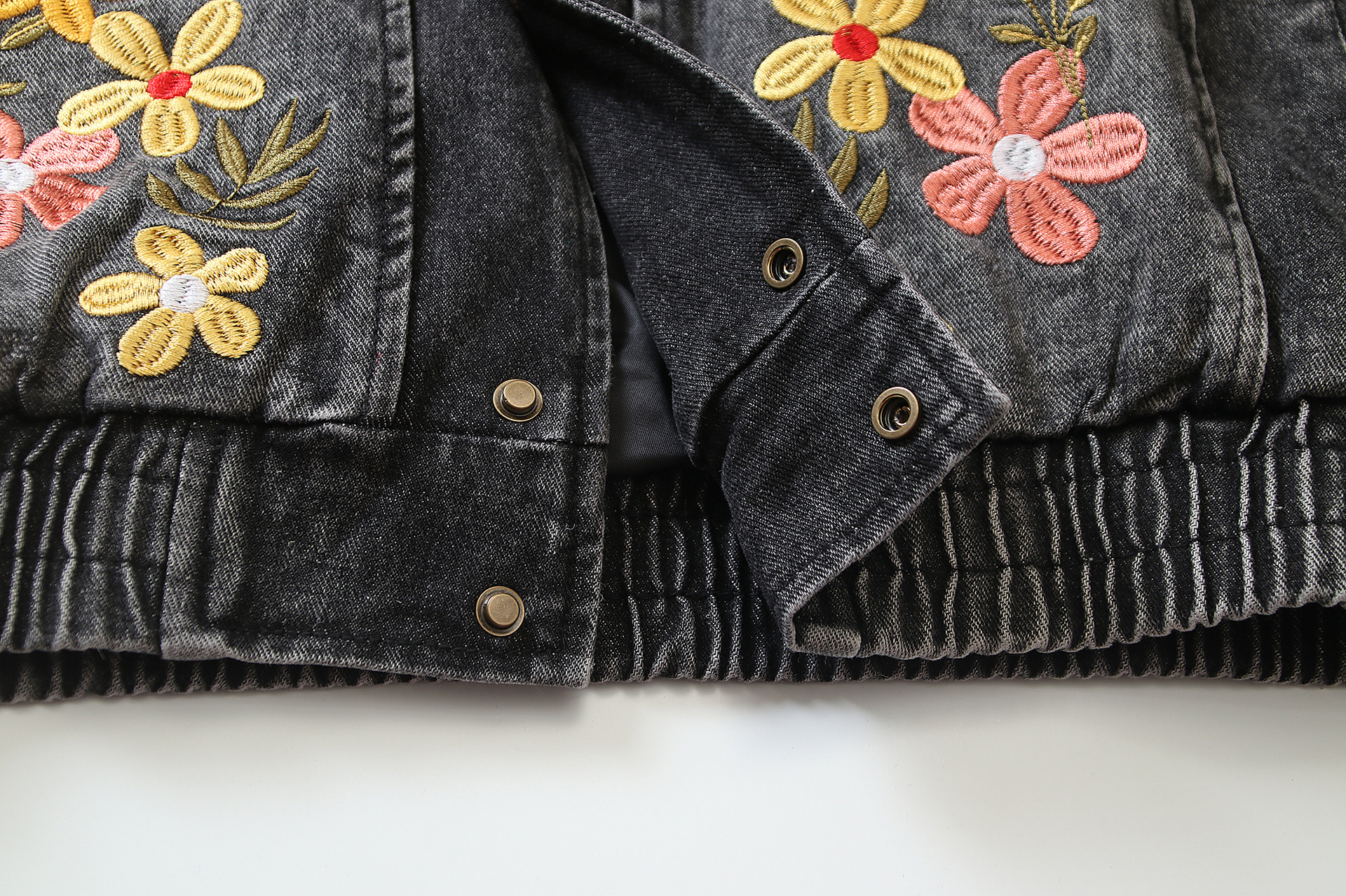 Embroidered Floral Washed Turn-Down Collar