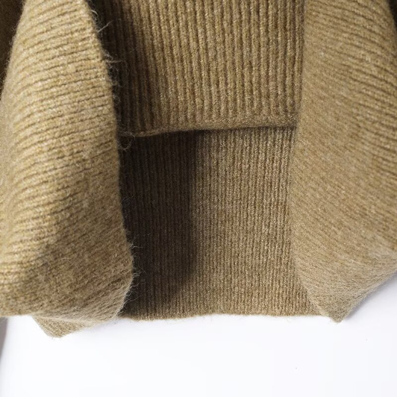 Knitted short pullover sweater