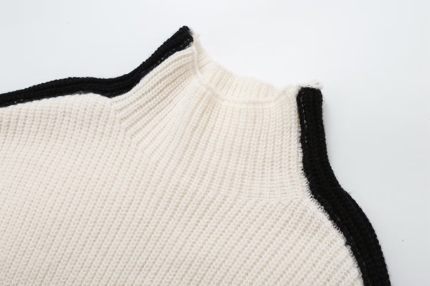 Ladies Polyester Fitted Stand Collar Full Arm Sweater