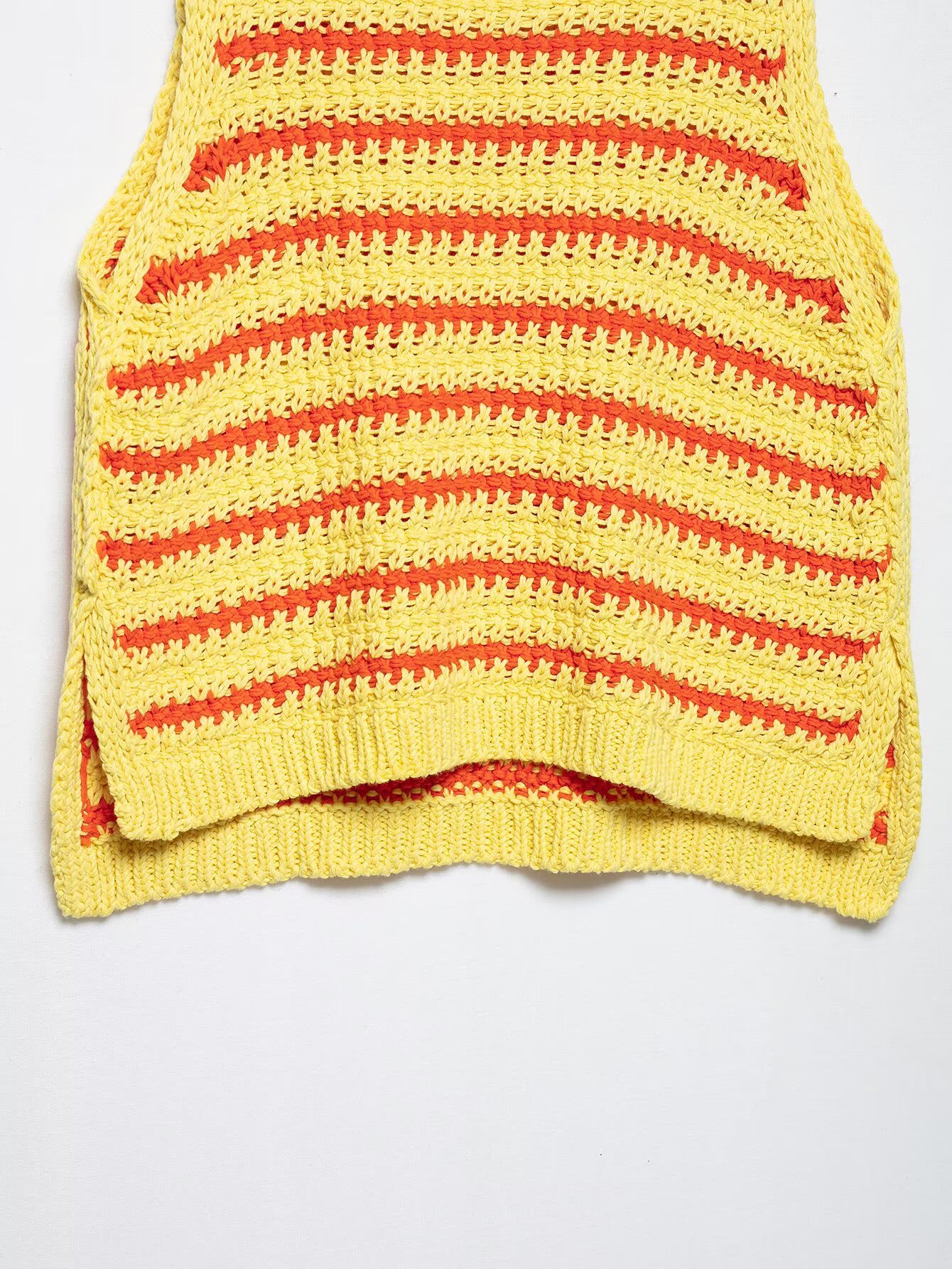 Round neck sleeveless striped slit vest knitted sweater for women