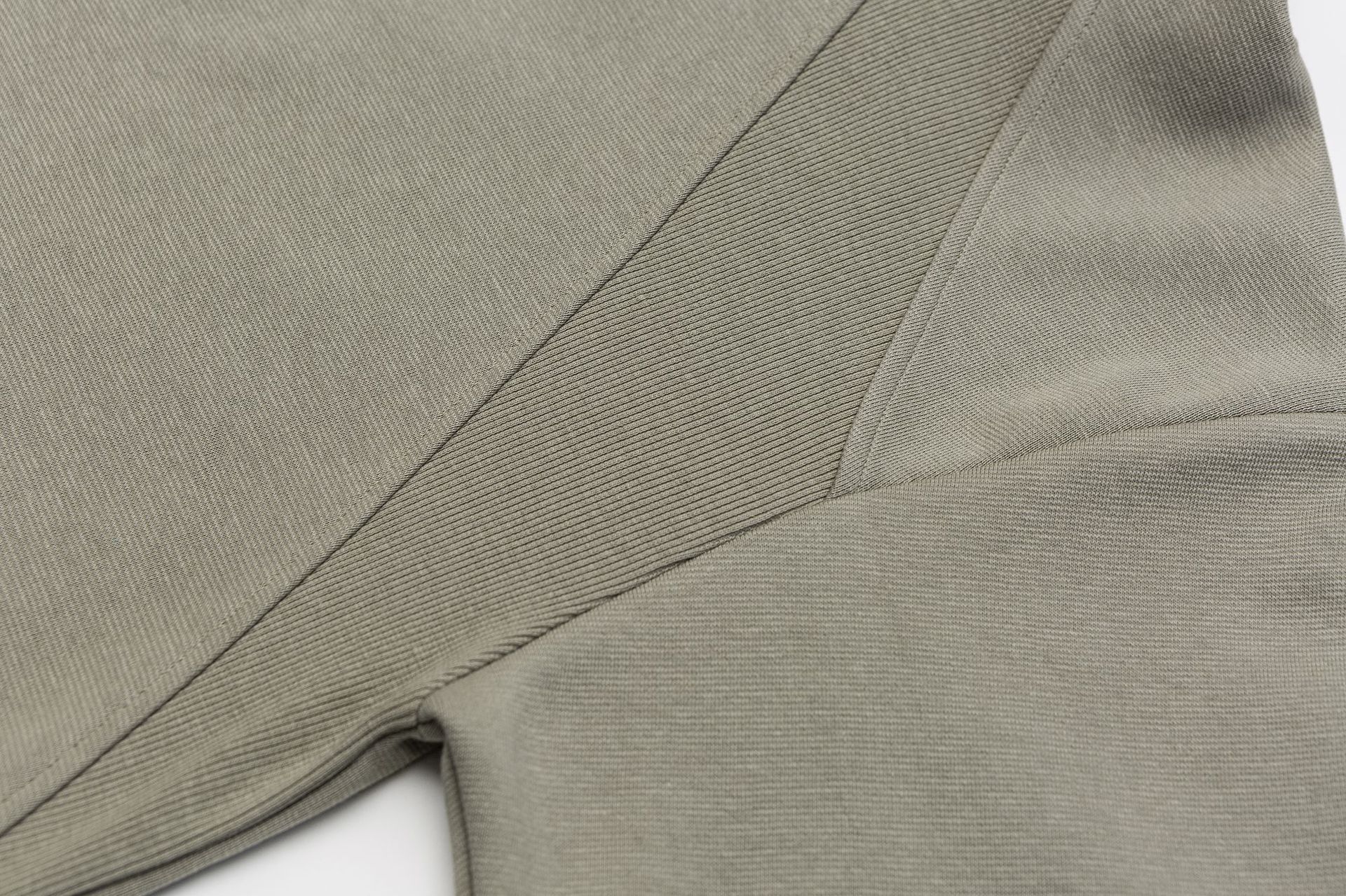Oversized Single-Tone Sectioned Hood Zipper Sweatshirt