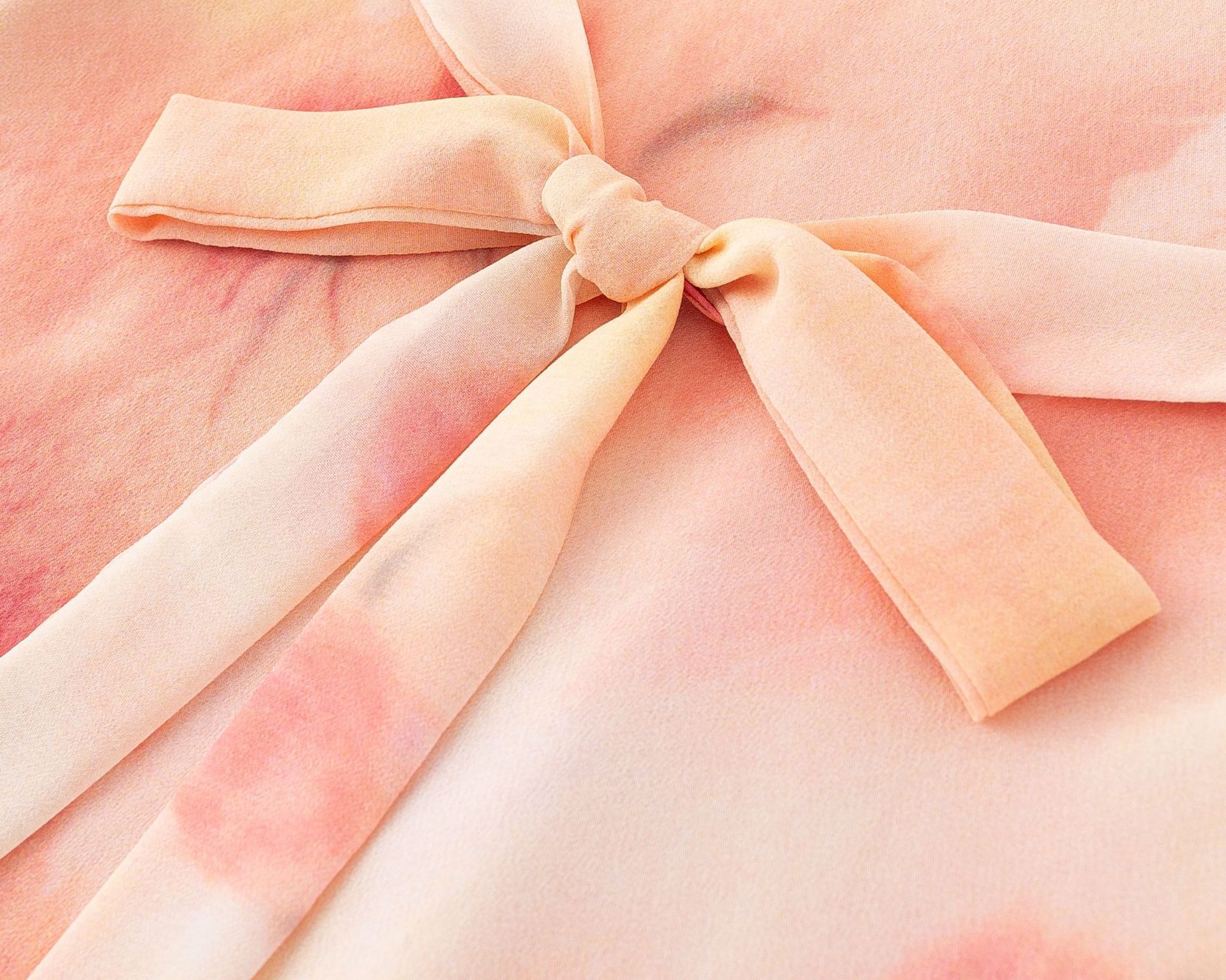 Floral waist cinching dress