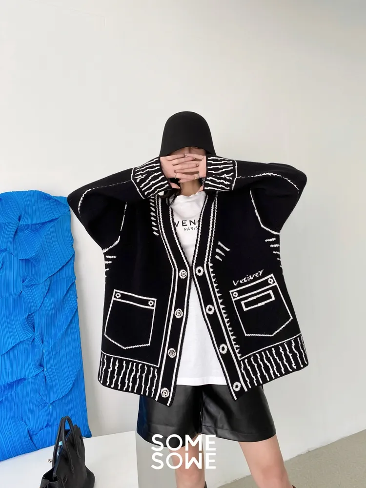 Ladies Oversized Graphic Deep V Acrylic Cardigan
