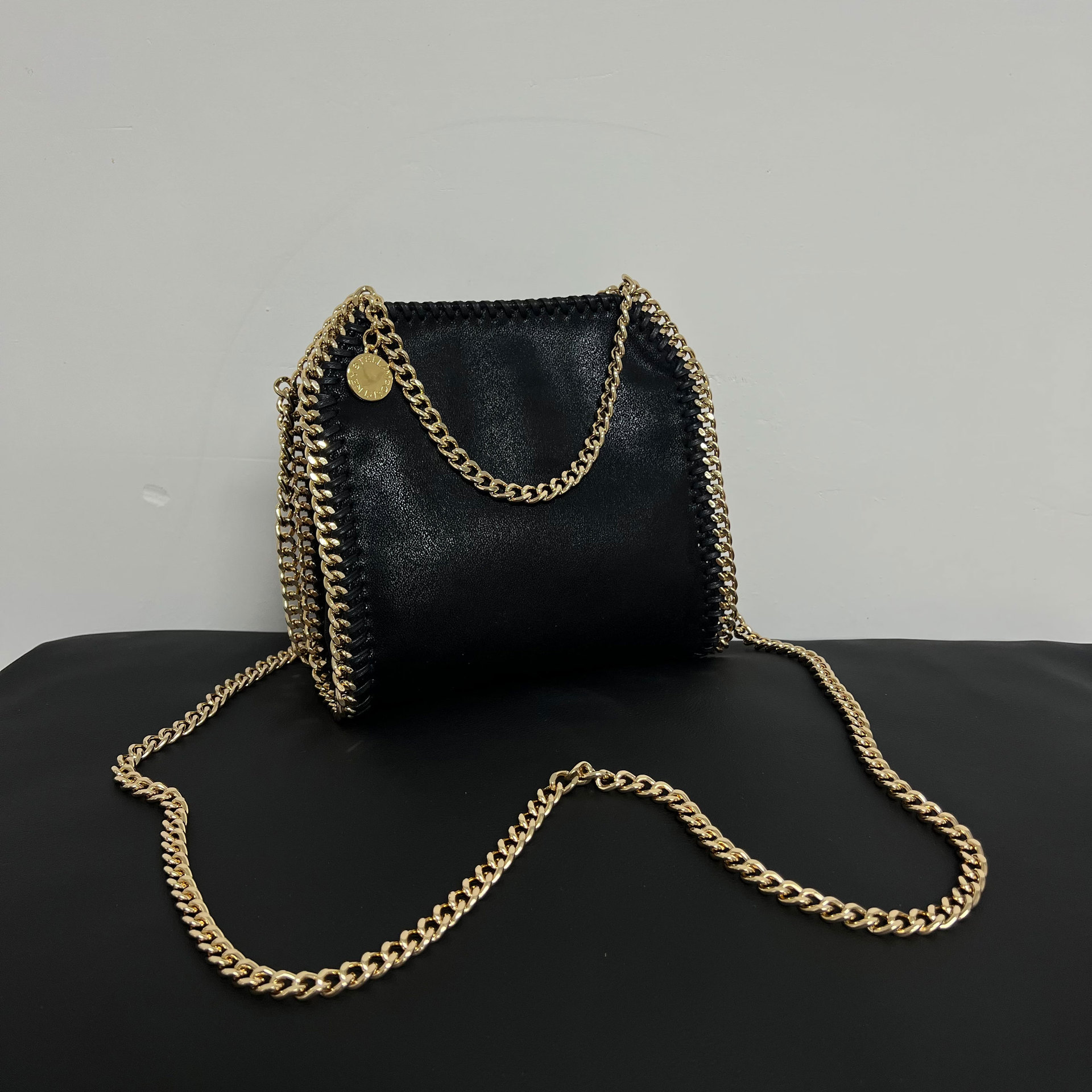 Luxury Designer Women's Chain Crossbody with Quilted Purses and Shoulder Strap Female Ladies Hand Bags