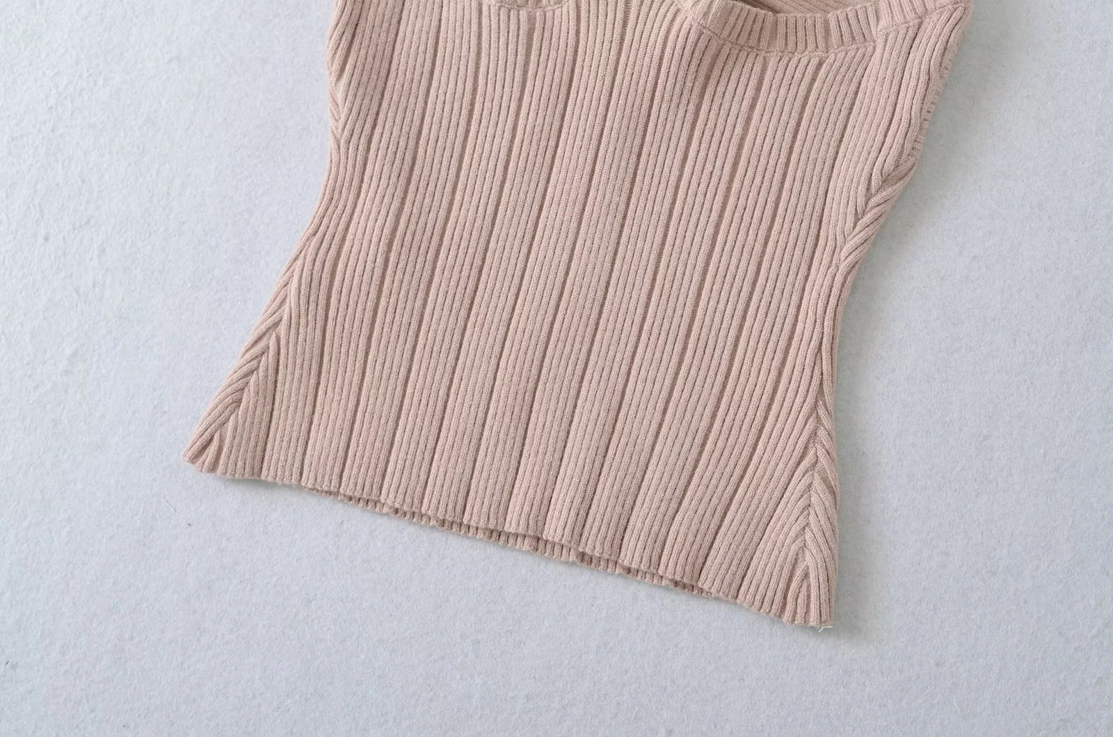 Solid Slim Fit Cropped Halter Knit Top