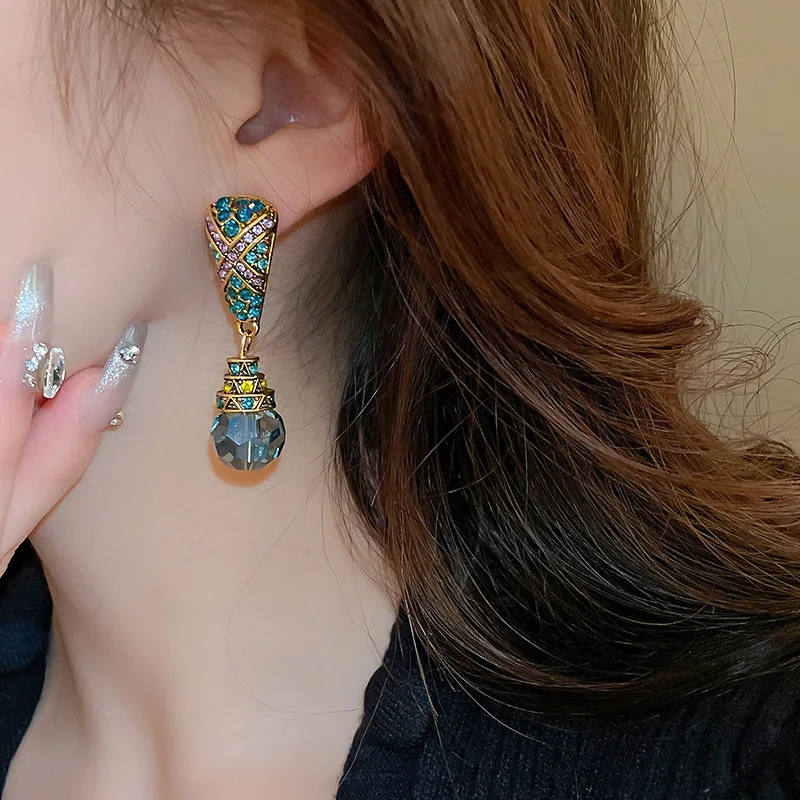 French Palace Style Rhinestone Geometric Water Drop Tassel Earrings for Women Light Luxury Temperament Fashionable Jewelry