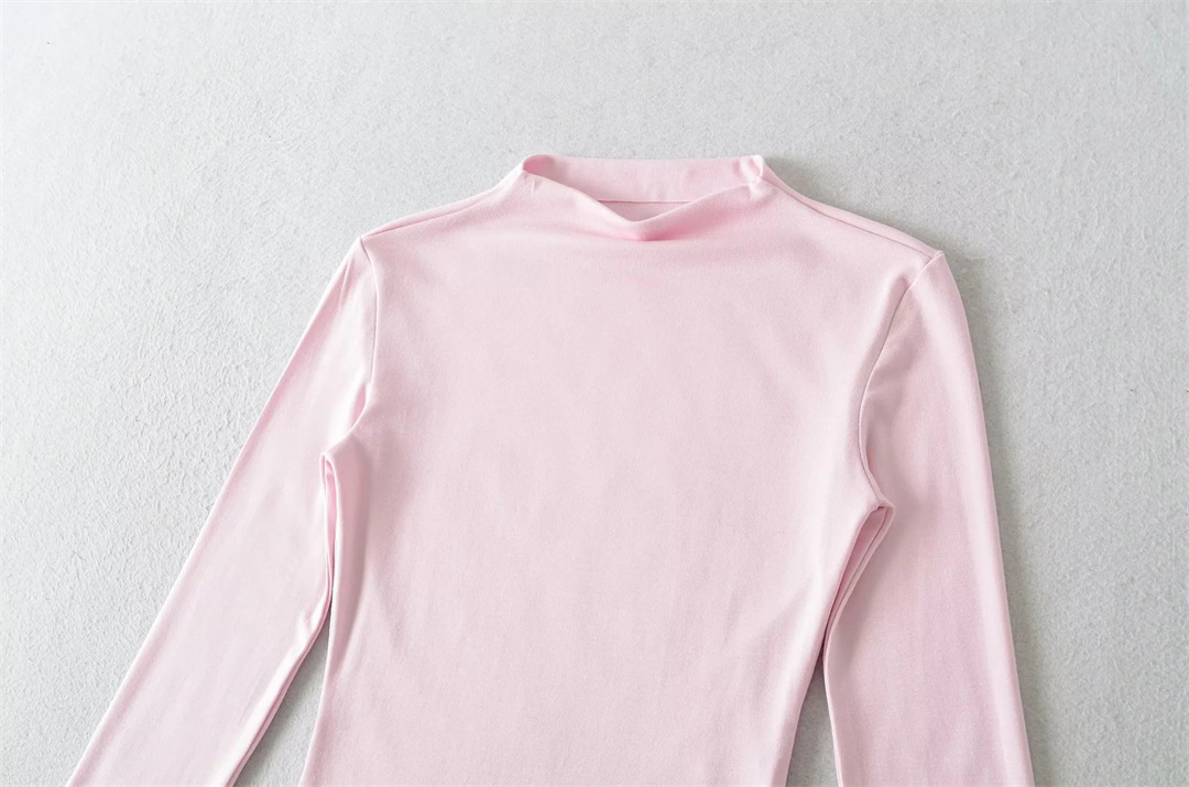 Sassy Plain Round Neck Snug Three-Quarter Short Tee