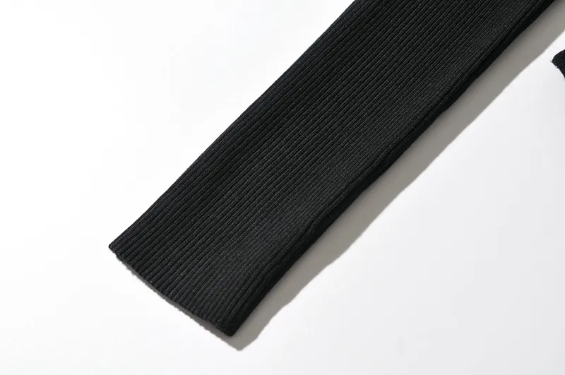 Ladies Cotton Wrist-Length Plunge Snap Stretch-Fitted Body