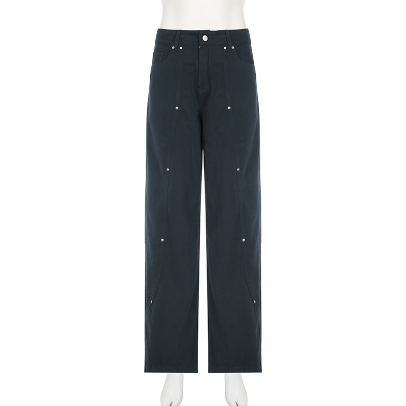 Retro rivet splicing design for split jeans