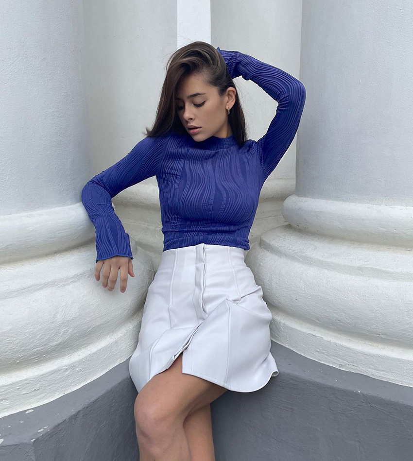Ladies Navy Turtleneck Fitted Jersey Knit Pullover
