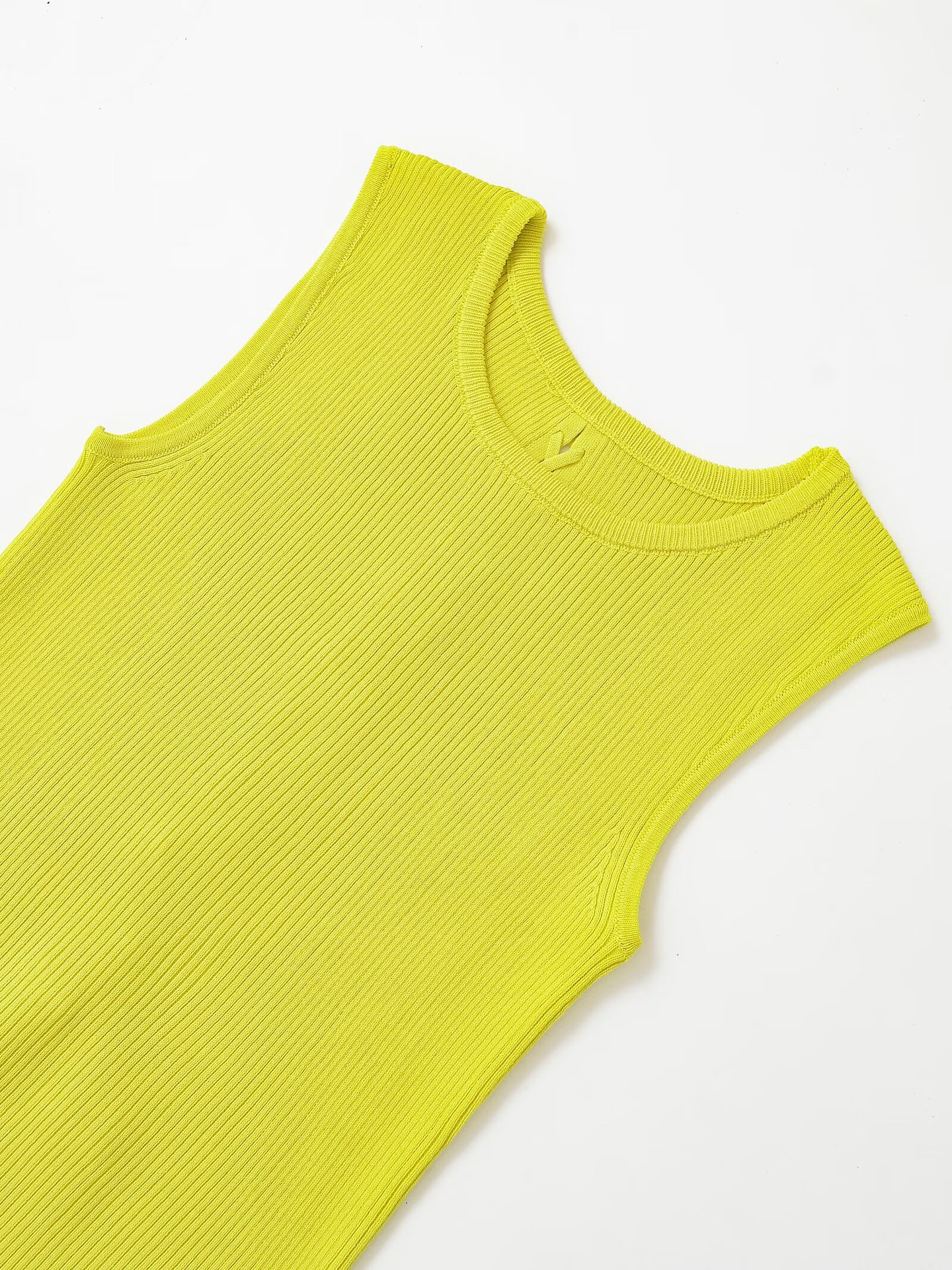 Sleeve-Free Rear Bow Jersey Tee