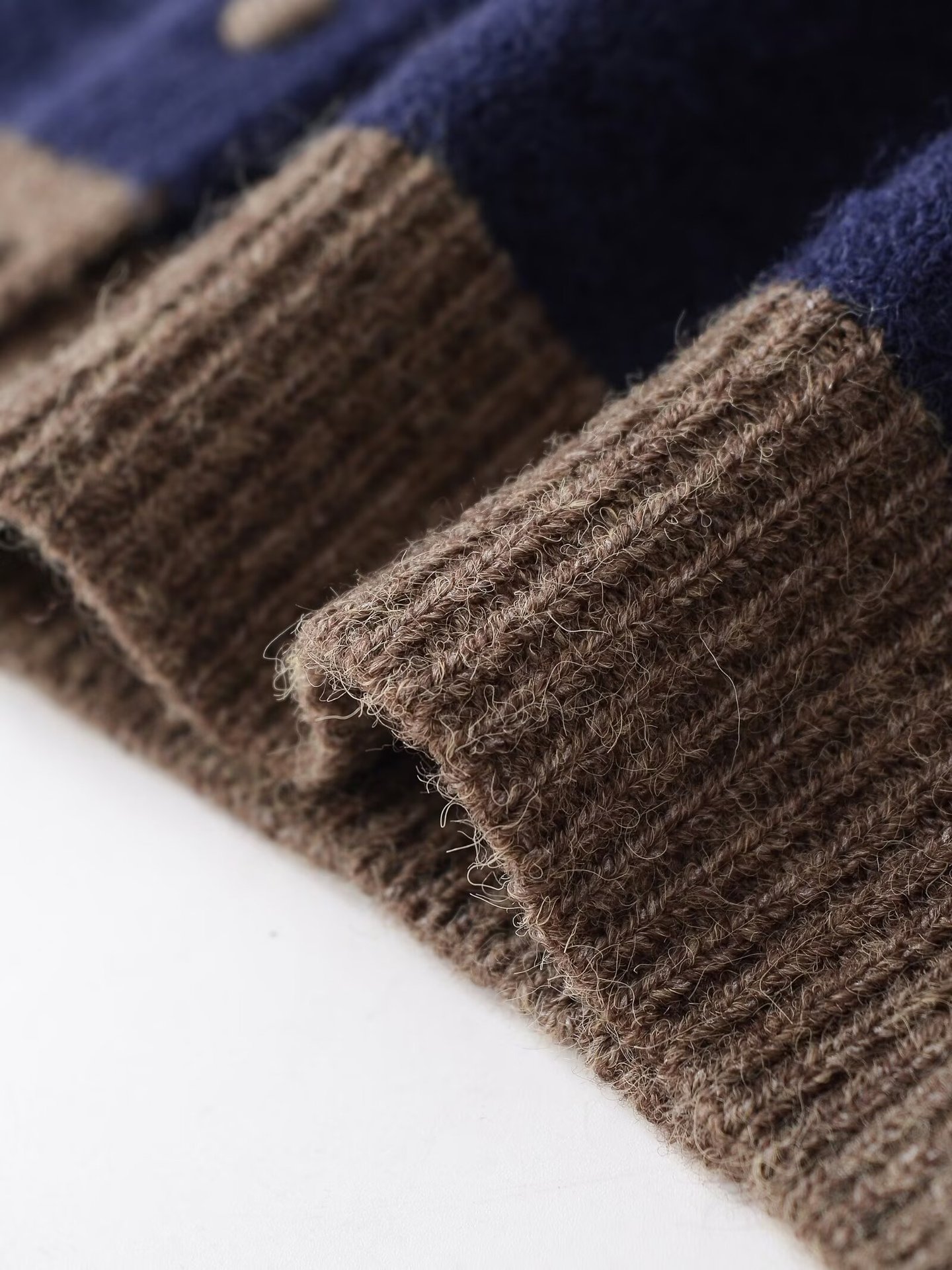 Long sleeved polo collar striped knitted sweater