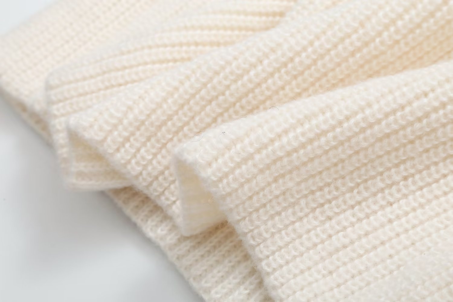 Ladies Polyester Fitted Stand Collar Full Arm Sweater