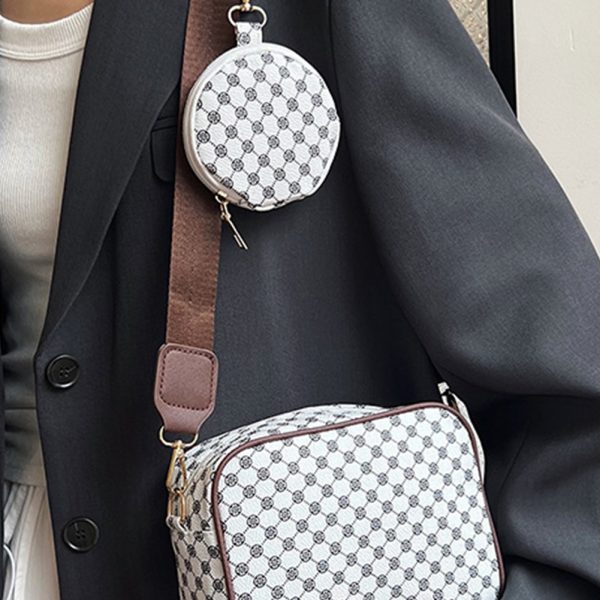 White Geometric Pattern Shoulder Bag With Coin Purse