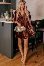 Clay Elastic V Neck Puff Sleeve Flowy Velvet Dress - Image 6